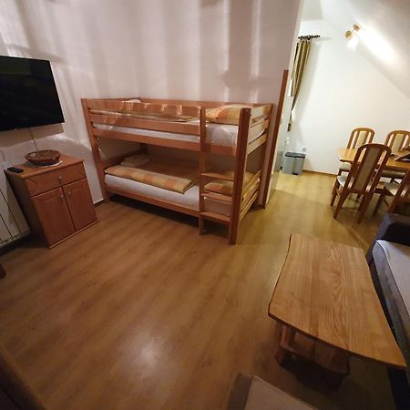 Miskar Rooms Cerknica Szoba fotó