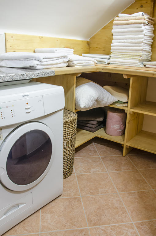 Miskar Rooms Cerknica Kültér fotó