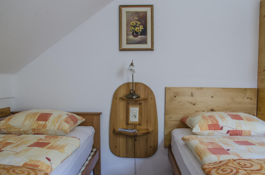 Miskar Rooms Cerknica Kültér fotó