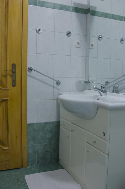 Miskar Rooms Cerknica Szoba fotó