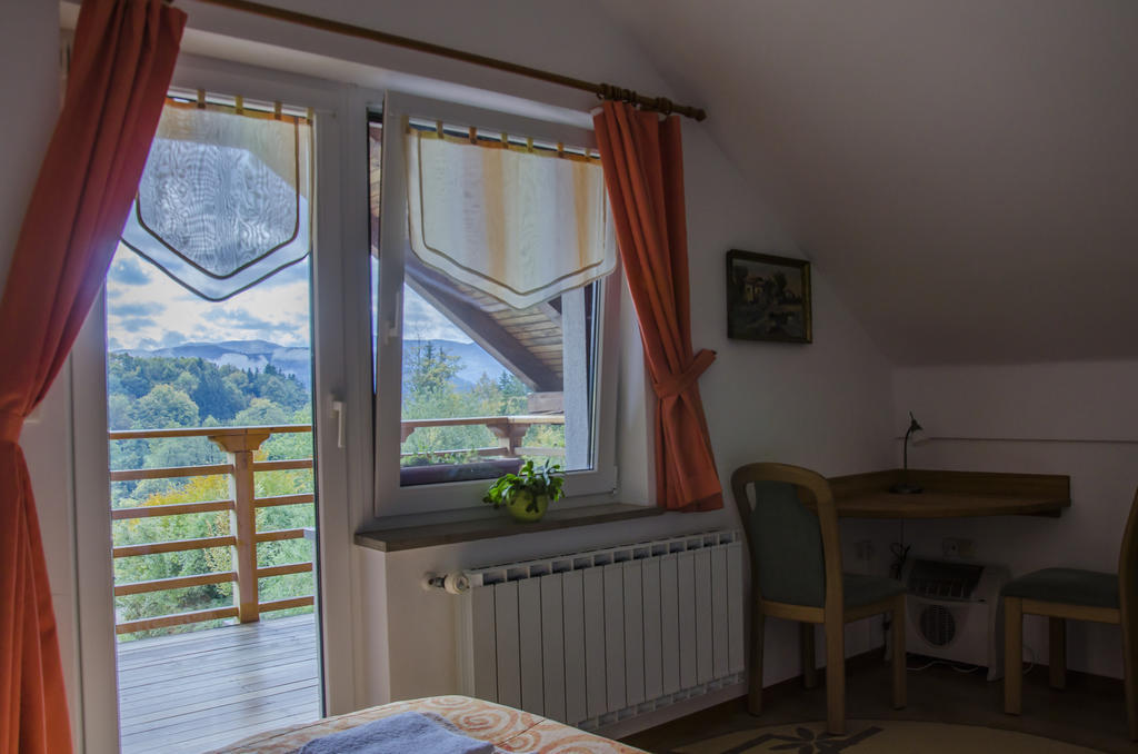 Miskar Rooms Cerknica Szoba fotó