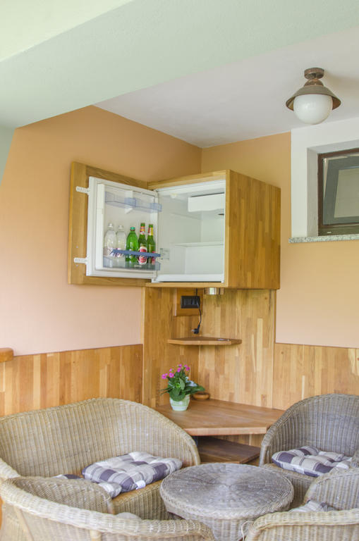 Miskar Rooms Cerknica Szoba fotó